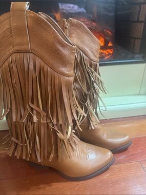 Pierre Dumas Tan Fringe Western Ankle Boots